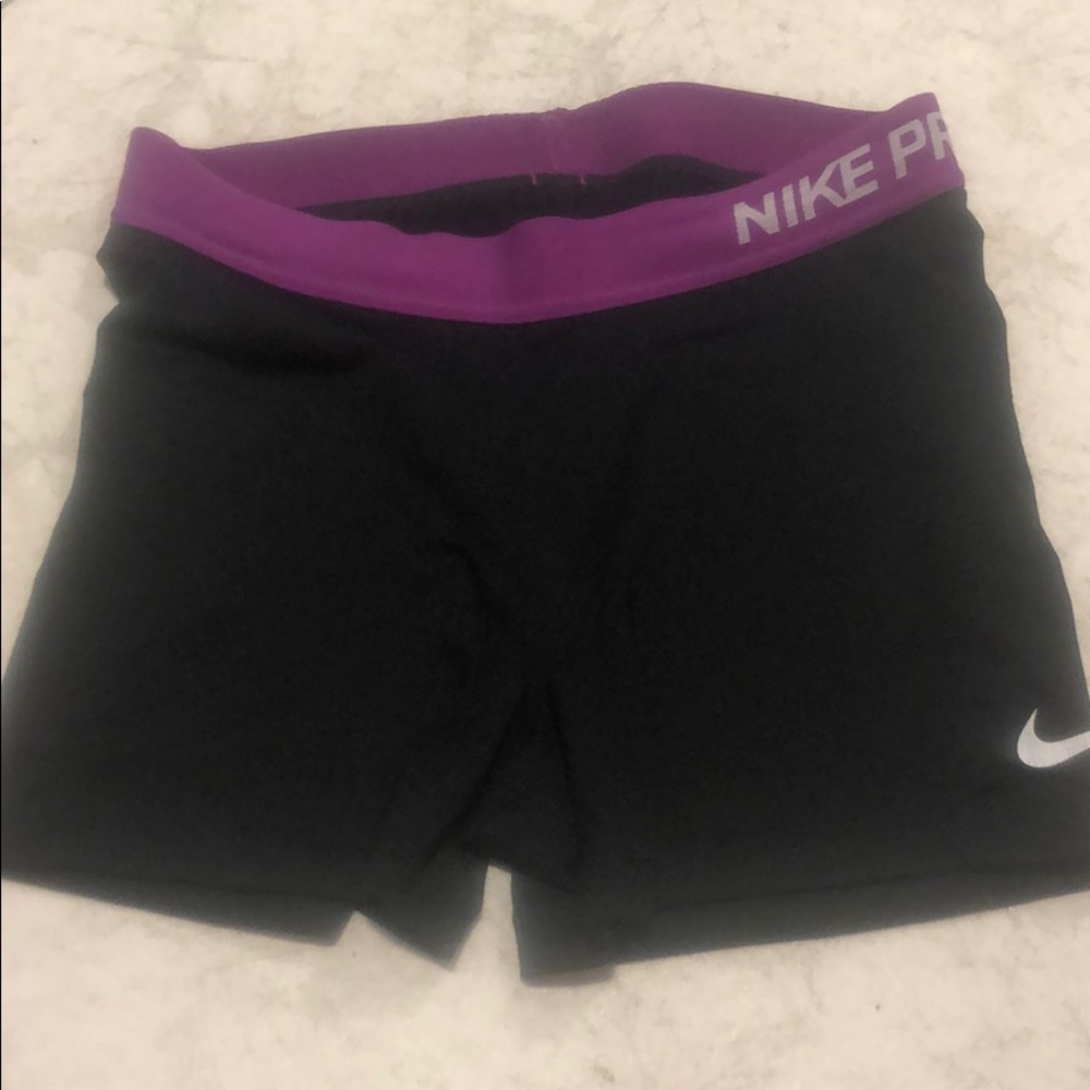 Nike Pros size M